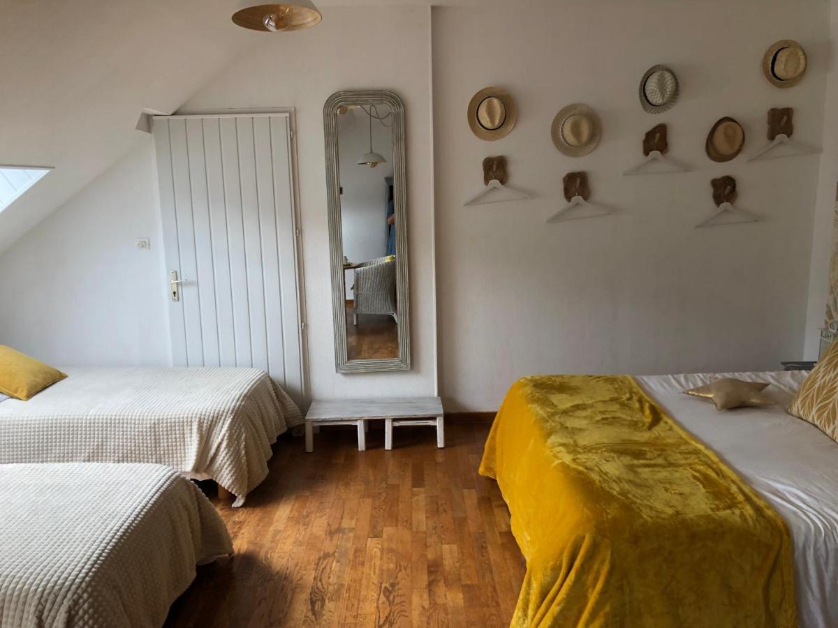 Grande Chambre Familiale Jaune Tout Bonnement Bien Putot-en-Auge Екстериор снимка